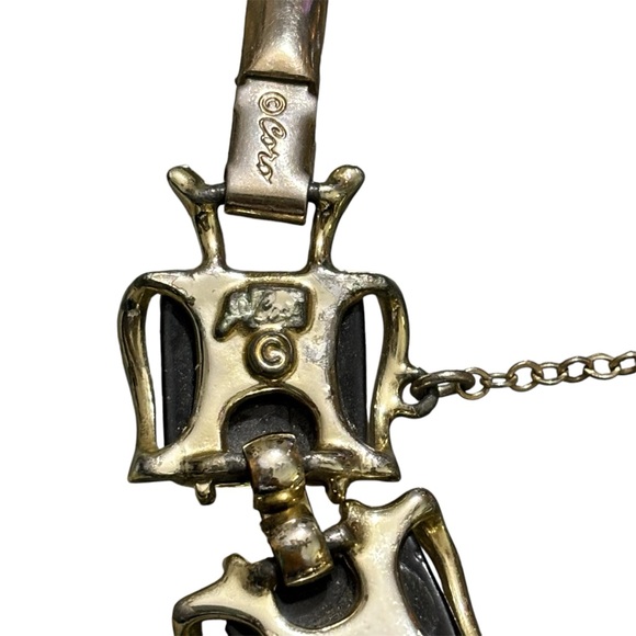 Vintage signed Pegasus CORO black metallic confetti lucite gold toned bracelet. - Picture 6 of 7